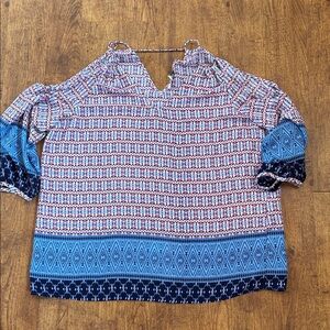 Skies are Blue cold shoulder flowy top. Size Large. NWOT